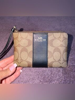 Coach 🤎 Brown Signature Canvas Wristlet with Black Center Stripe